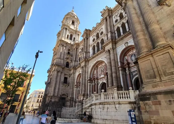 Seneca Junto Al Centro Málaga